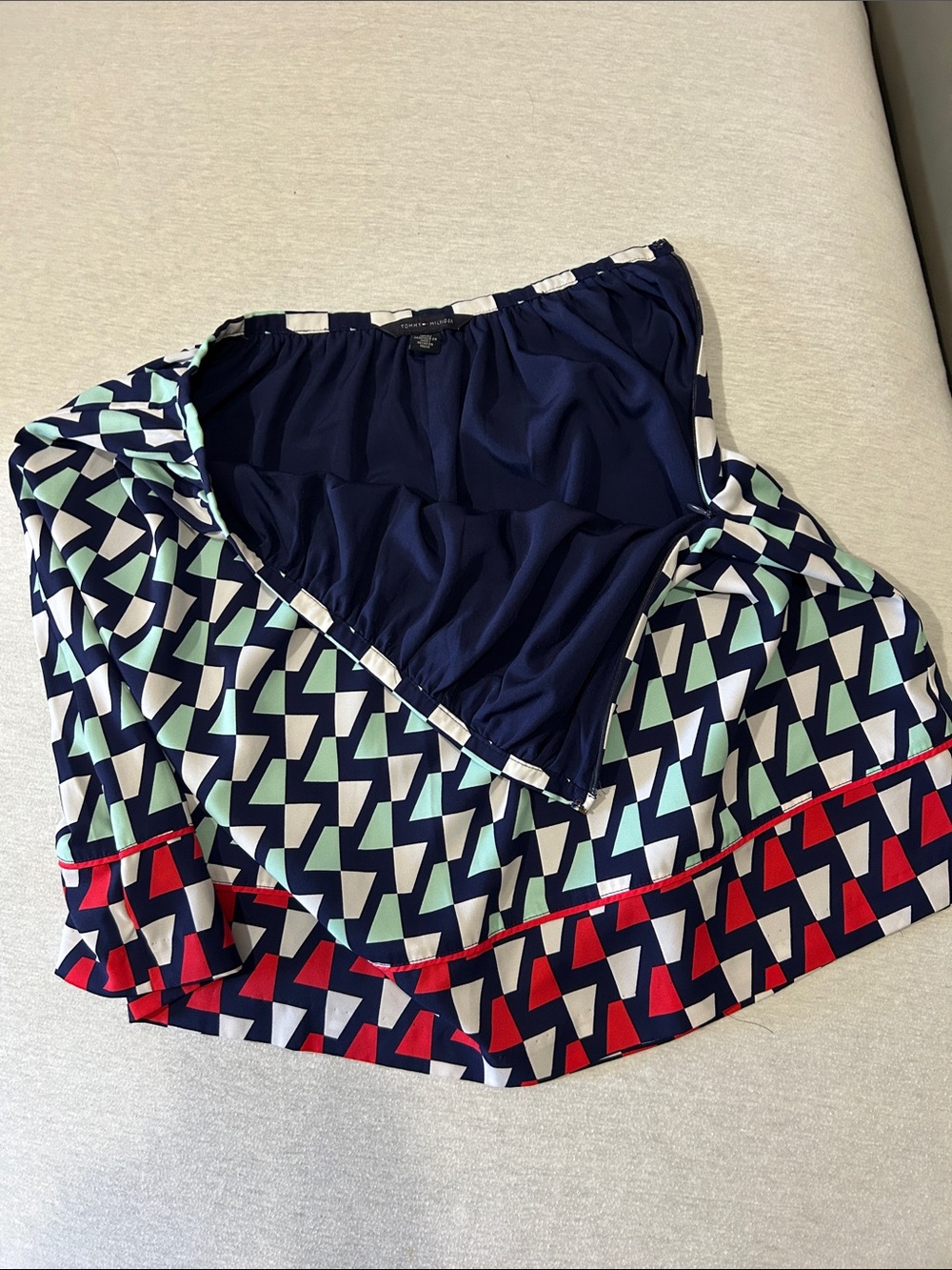 Tommy Hilfiger Geometric Print Mini Skirt in Navy, Mint & Red size 2 - Picture 6 of 7